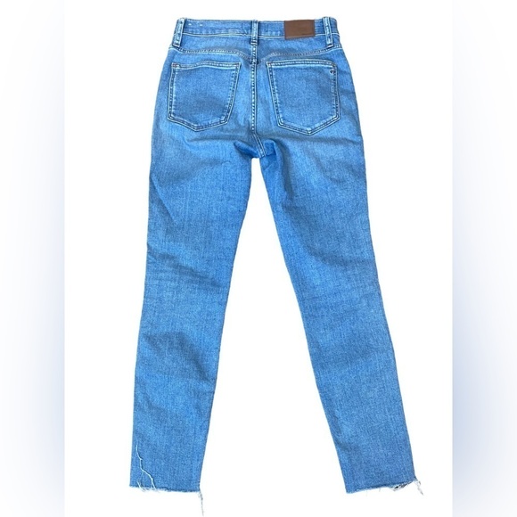 Madewell 10" High-Rise Skinny Jeans in Highview Wash: Raw-Hem Edition - Picture 7 of 11
